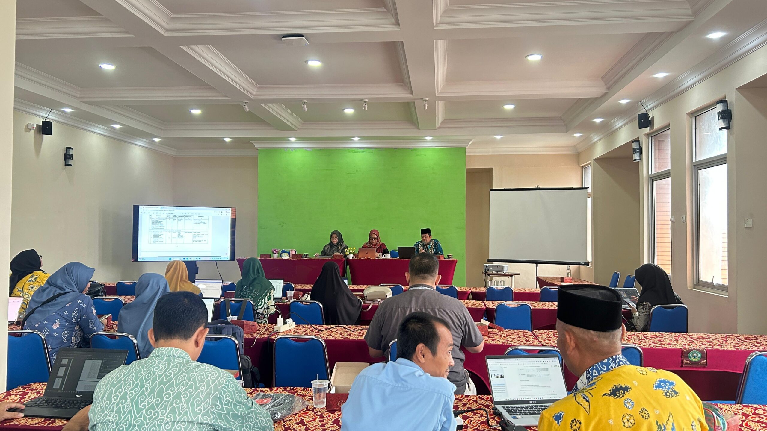 LPM UIN Siber Syekh Nurjati Cirebon Gelar Rapat Persamaan Persepsi Penilaian BKD Bersama Asesor