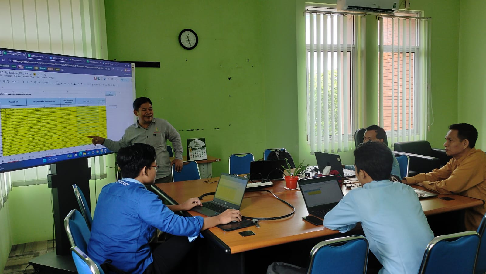 LPM Dampingi Prodi S2 PJJ Pendidikan Agama Islam dalam Bedah Borang Akreditasi LPM Dampingi Prodi S2 PJJ Pendidikan Agama Islam dalam Bedah Borang Akreditasi